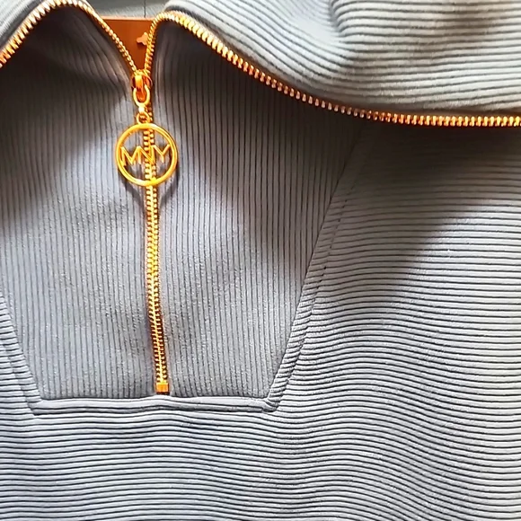 Top - Picture 3 of 3